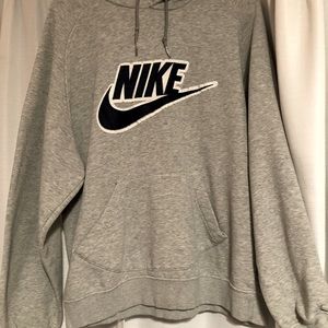 Old fashioned nike sweatshirt